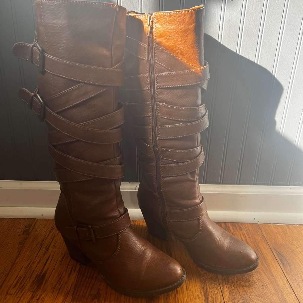 Women’s Fall Boots Buckle Strap Polyurethane size 9 brown heel - Picture 1 of 12